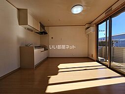 サンシャインクロノス 102 1階2LDKのリビング/ダイニング