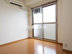 レーベン新城 903 9階1Kのリビング/ダイニング