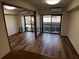 QUINTO五条烏丸 702 7階1SLDKのリビング/ダイニング