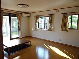 野澤貸家 1 1階4LDKのリビング/ダイニング