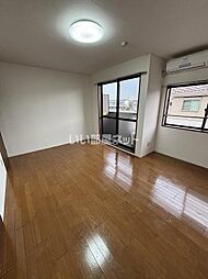 ロイヤルシャトーII 202 2階1Kのリビング/ダイニング