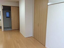 クレール堤町 102 1階ワンルームのリビング/ダイニング