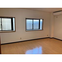 プレゼントコート 103 1階1Kのリビング/ダイニング