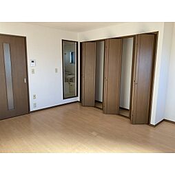 プレゼントコート 306 3階ワンルームのリビング/ダイニング