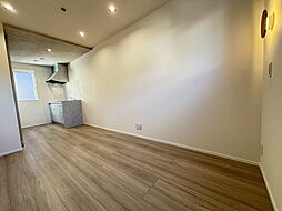 ＥｄｇｅＭｏｍｅｎｔ長江 103 1階ワンルームのリビング/ダイニング