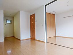 プレミール 201 2階1LDKのリビング/ダイニング