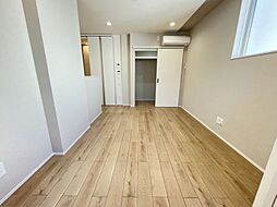 グローリー上関 202 2階1LDKのリビング/ダイニング