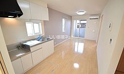 スモールウッズタウンTOMOIV 102 1階1LDKのリビング/ダイニング