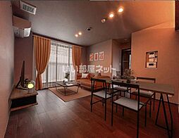 ウィズプラス三鷹 305 3階2LDKのリビング/ダイニング