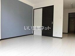 ルメルシエ 205 2階ワンルームのリビング/ダイニング