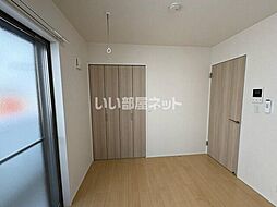 ウエストガーデン越谷恩間 201 2階1Kのリビング/ダイニング