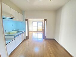 ふぁみ〜ゆ東生駒 7階1DKのリビング/ダイニング