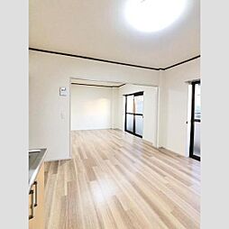 アーバンハイツ 302 3階2LDKのリビング/ダイニング