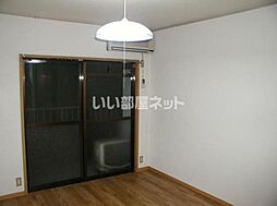 エステートピアIIIモリタ 301 3階ワンルームのリビング/ダイニング