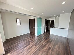 グランハルール開発 203 2階1LDKのリビング/ダイニング