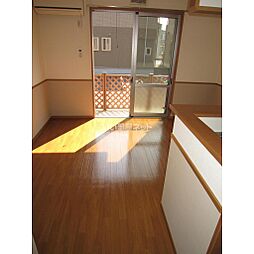 フローラII 102 1階2LDKのリビング/ダイニング