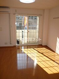 コンフォース 101 1階ワンルームのリビング/ダイニング