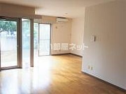 キャビンハウス 8 1階3LDKのリビング/ダイニング