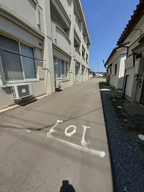 19 / 30