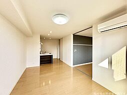 シャーメゾン鳥羽 203 2階1LDKのリビング/ダイニング