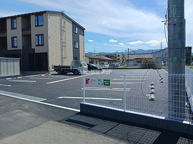 7 / 11