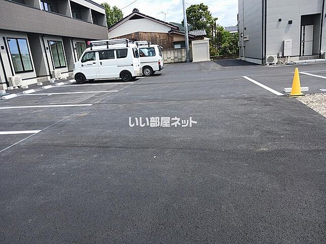 8 / 12