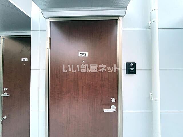 13 / 28