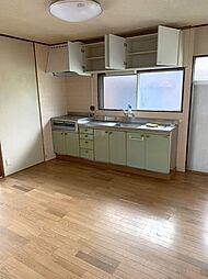 厚南北4丁目貸家 1階4DKのリビング/ダイニング