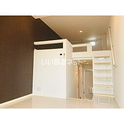 CERESIA Y-3 105 1階1Kのリビング/ダイニング