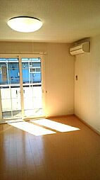 エレガント 102 1階ワンルームのリビング/ダイニング