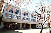 【小学校】本宮小学校まで1252ｍ