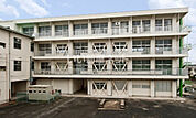 【中学校】大和高田市立片塩中学校まで990ｍ
