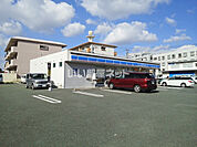 【コンビニエンスストア】ローソン 熊本錦ケ丘店まで881ｍ