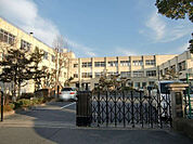 【小学校】栗東市立治田小学校まで1088ｍ