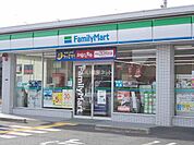 【コンビニエンスストア】ファミリーマート 草津野路店まで185ｍ