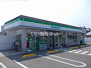 【コンビニエンスストア】ファミリーマート 西条横黒店まで501ｍ