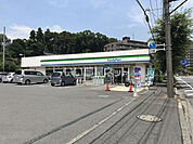 【コンビニエンスストア】ファミリーマート 座間入谷三丁目店まで980ｍ