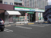 【コンビニエンスストア】ファミリーマート 南草津二丁目店まで222ｍ