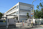 【小学校】東深井小学校まで553ｍ