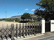 【小学校】富加小学校まで824ｍ