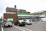 【コンビニエンスストア】ファミリーマート 大和東三丁目店まで326ｍ