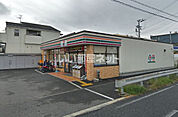 【コンビニエンスストア】セブンイレブン岸和田加守町2丁目店まで910ｍ
