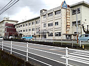 【小学校】八女市立長峰小学校まで973ｍ