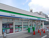 【コンビニエンスストア】ファミリーマート 和歌山岡崎店まで638ｍ