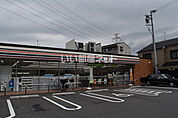 【コンビニエンスストア】セブンイレブン 枚方田口2丁目店まで370ｍ