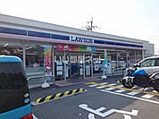 【コンビニエンスストア】ローソン 奈良中町店まで692ｍ