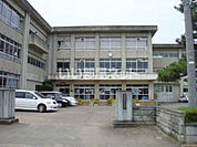 【小学校】福井市立社北小学校まで949ｍ