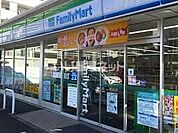 【コンビニエンスストア】ファミリーマート　仙台三百人町店まで425ｍ