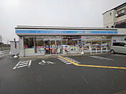 【コンビニエンスストア】ローソン 近江高島駅前店まで215ｍ