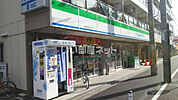 【コンビニエンスストア】ファミリーマート 深草龍大前店まで117ｍ